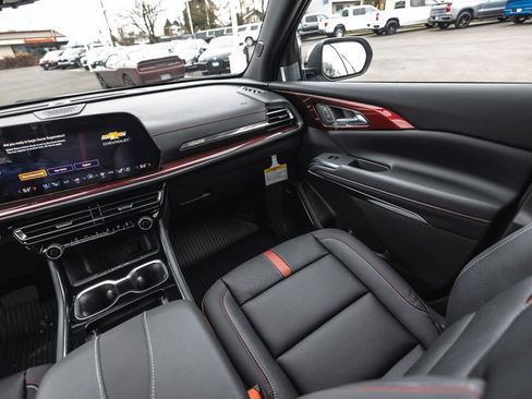 New 2026 Chevrolet Traverse RS w/ LPO, Floor Liner Package AWD/4WD image 23
