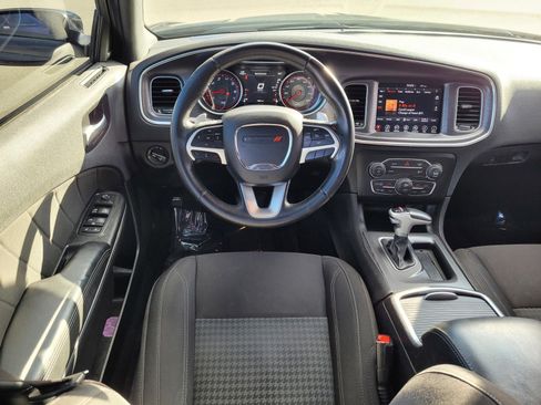 Used 2017 Dodge Charger R/T w/ Navigation & Travel Group image 11