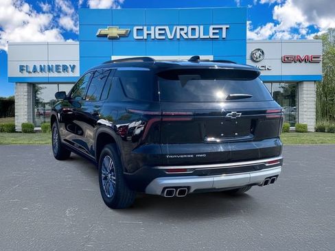 Used 2025 Chevrolet Traverse LT w/ Driver Confidence Package AWD/4WD image 3