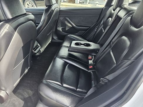 Used 2023 Tesla Model 3 Standard Range image 22