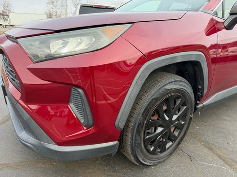 Used 2019 Toyota RAV4 LE image 16