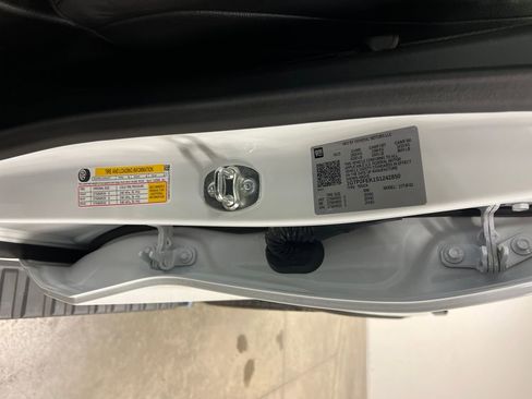 Certified 2025 GMC Canyon Denali image 28