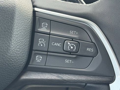 New 2025 Jeep Grand Cherokee Limited w/ Luxury Tech Group II image 18