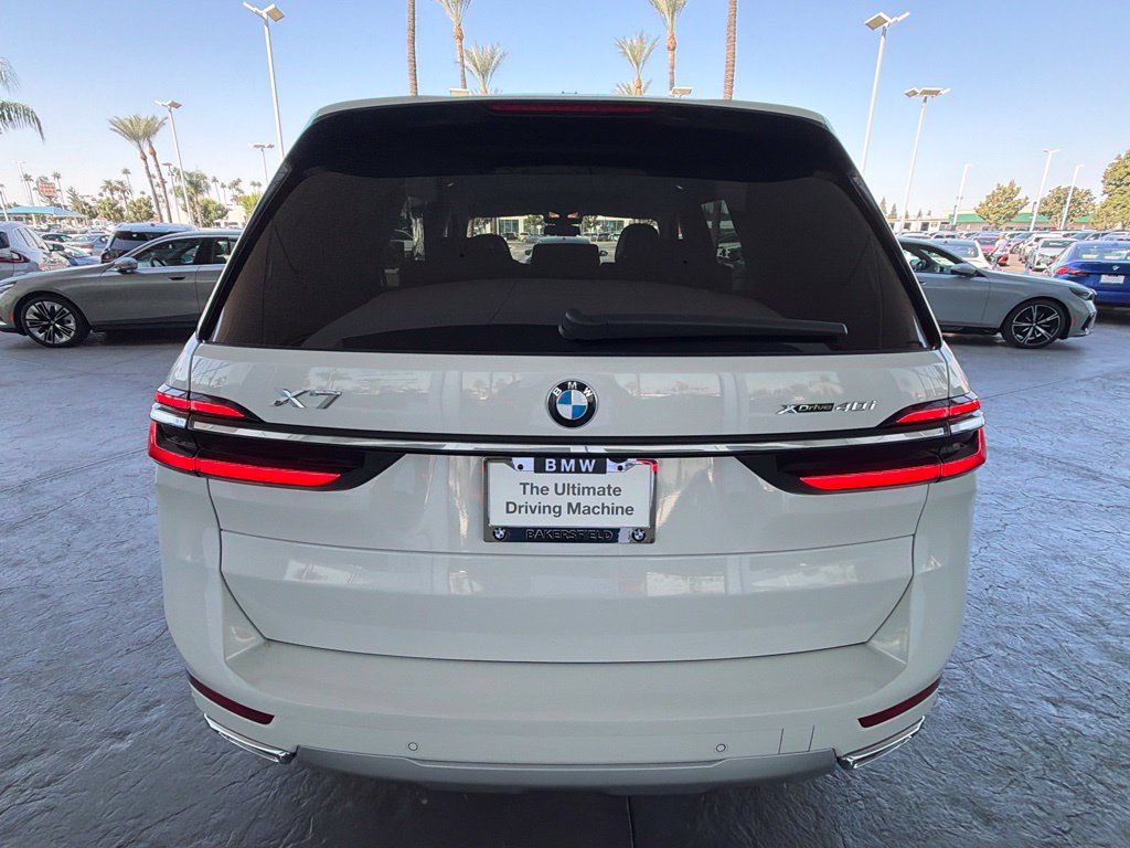 Used 2026 BMW X7 xDrive40i AWD/4WD image 4