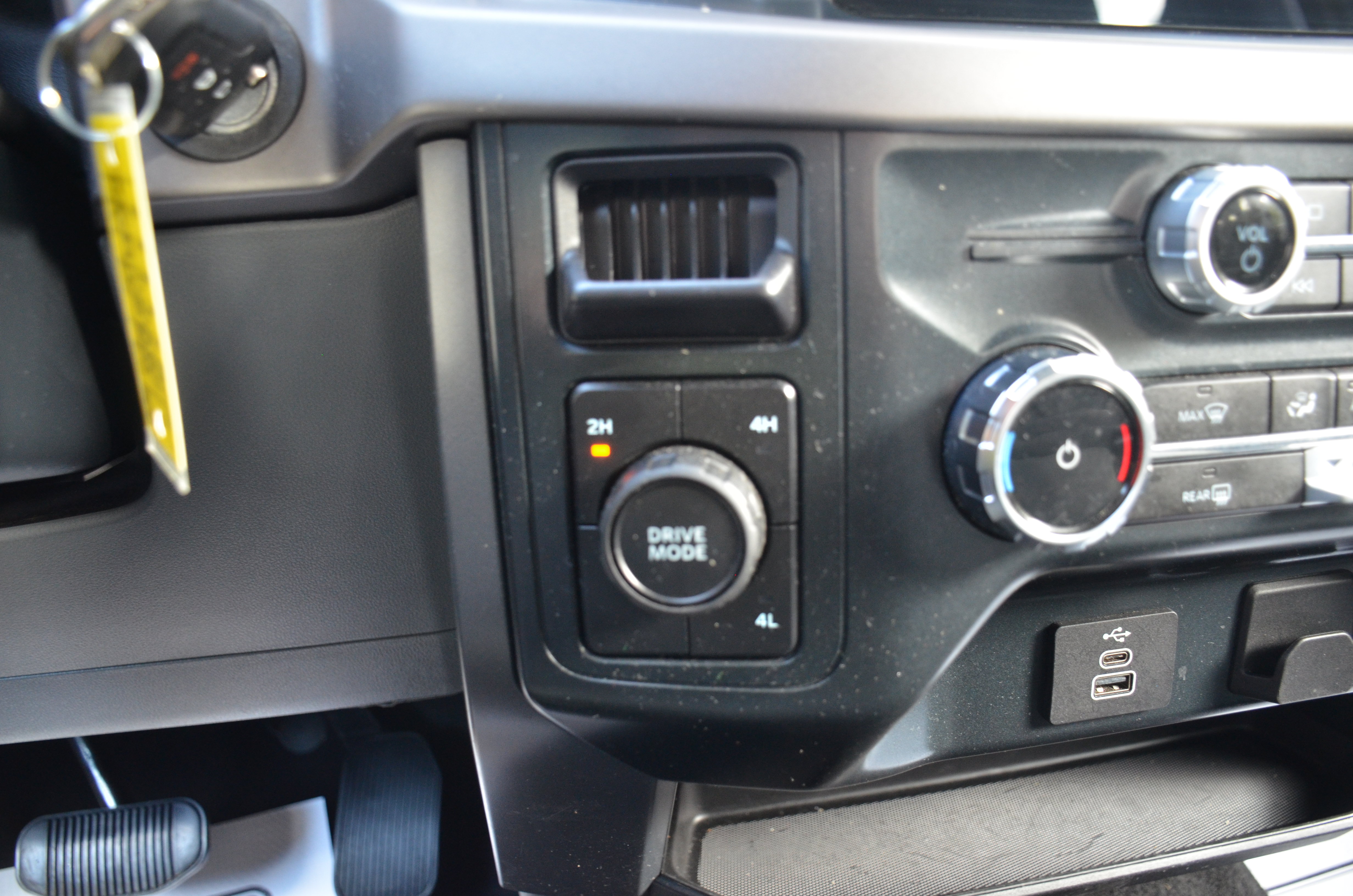 Used 2025 Ford F150 XLT w/ Equipment Group 301A Standard AWD/4WD image 49