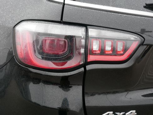 Used 2022 Jeep Compass Latitude image 17