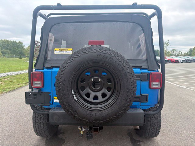 Used 2015 Jeep Wrangler Unlimited Sport w/ Connectivity Group AWD/4WD image 8
