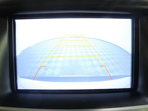 Used 2017 GMC Yukon XL SLT w/ Enhanced Security Package image 3