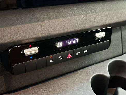 Used 2025 Mercedes-Benz Sprinter 2500 image 16
