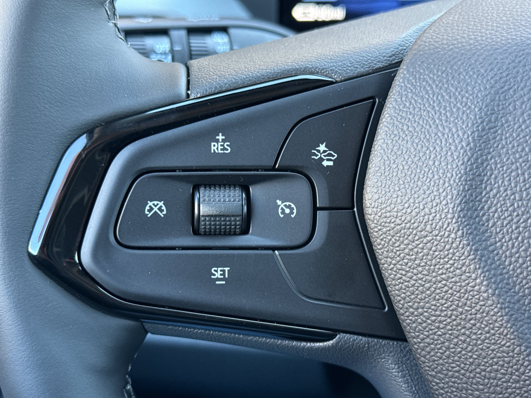 New 2027 Chevrolet Bolt LT w/ Comfort Package FWD image 14