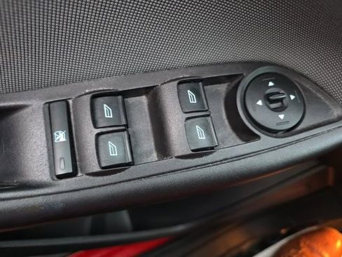 Used 2014 Ford Focus SE image 25