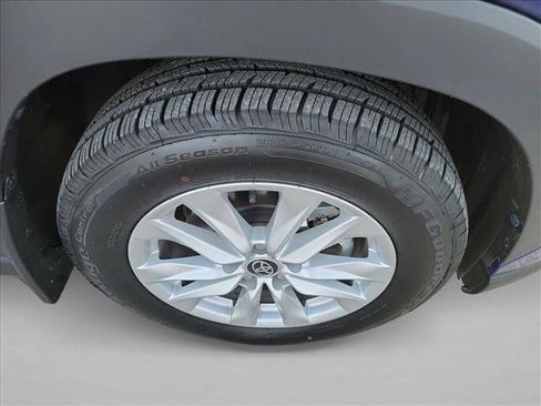 Used 2022 Toyota Corolla Cross LE image 10