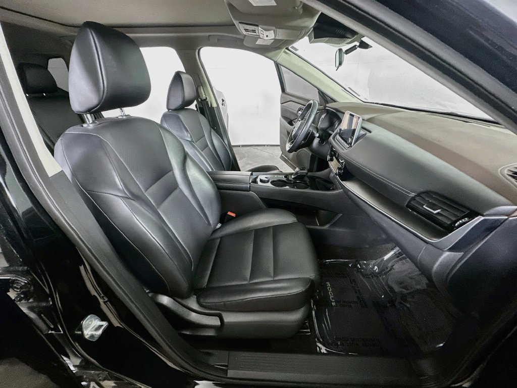 Used 2023 Nissan Rogue SV w/ SV Premium Package AWD/4WD image 14