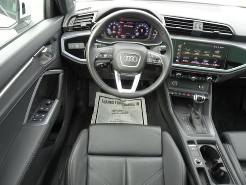 Certified 2024 Audi Q3 2.0T Premium w/ Convenience Package AWD/4WD image 11