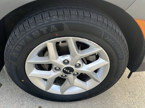 Used 2024 Kia Soul LX w/ Option Group 015 image 28