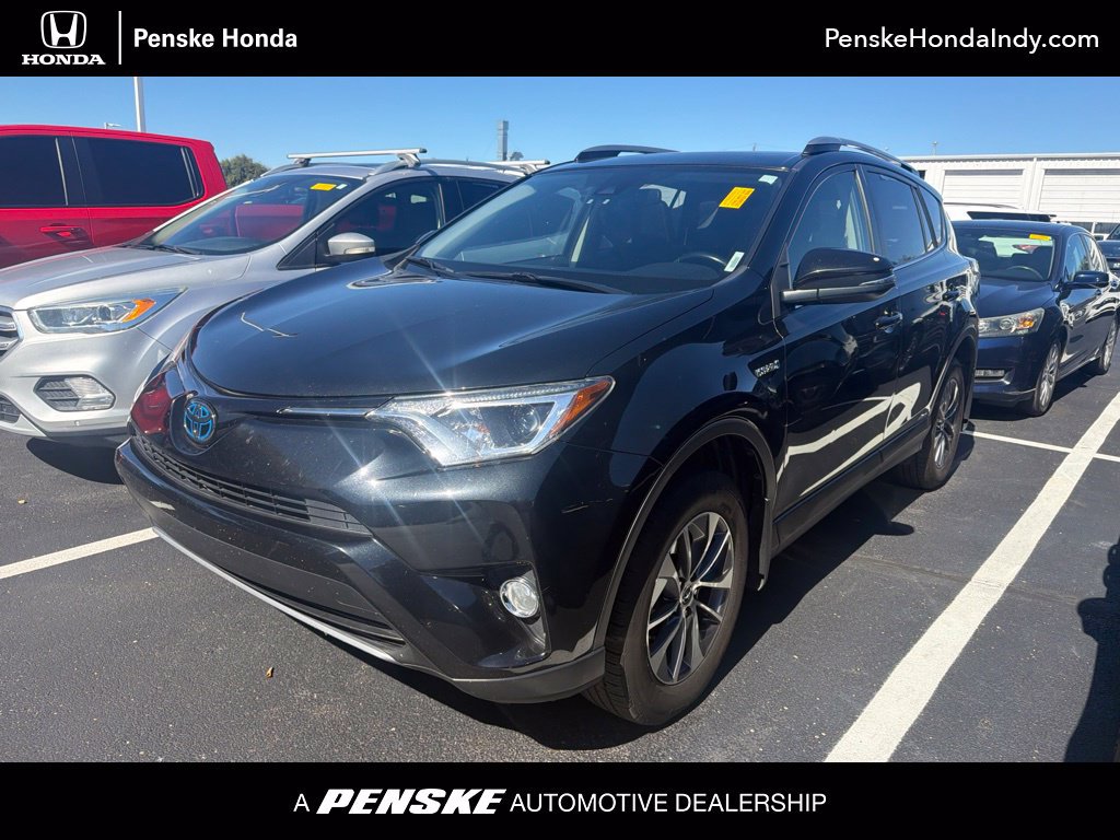 Used 2018 Toyota RAV4 XLE AWD/4WD image 1