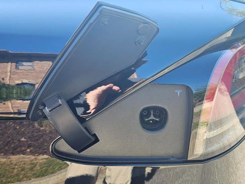 Used 2023 Tesla Model X image 28