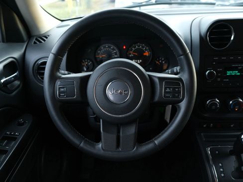 Used 2016 Jeep Patriot High Altitude image 24