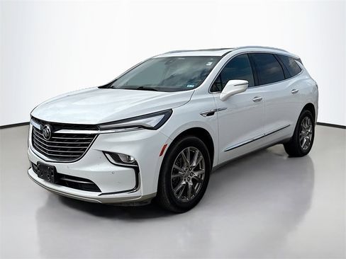 Used 2023 Buick Enclave Essence w/ Experience Buick Package image 3