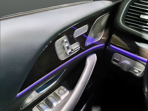 Used 2024 Mercedes-Benz GLS 450 4MATIC image 20