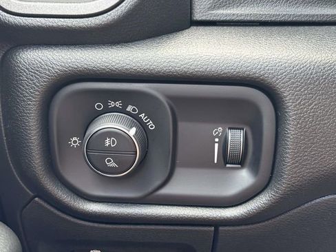 New 2026 RAM 1500 Express AWD/4WD image 18