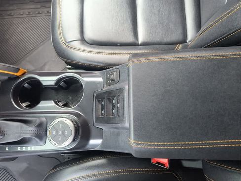 Used 2024 Ford Bronco Badlands image 21