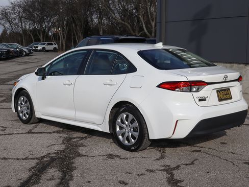 Used 2025 Toyota Corolla LE FWD image 6