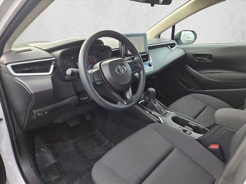 Used 2025 Toyota Corolla LE image 11