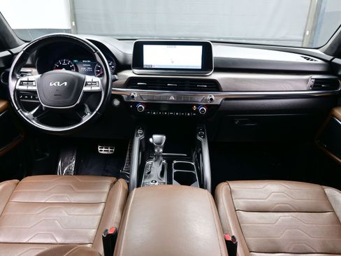 Used 2022 Kia Telluride SX w/ SX Prestige Package image 19