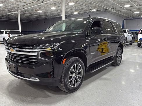 Used 2022 Chevrolet Tahoe LT w/ Luxury Package image 18