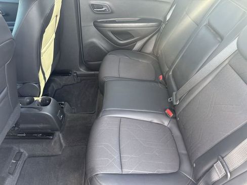 Certified 2022 Chevrolet Trax LT w/ LT Convenience Package image 24