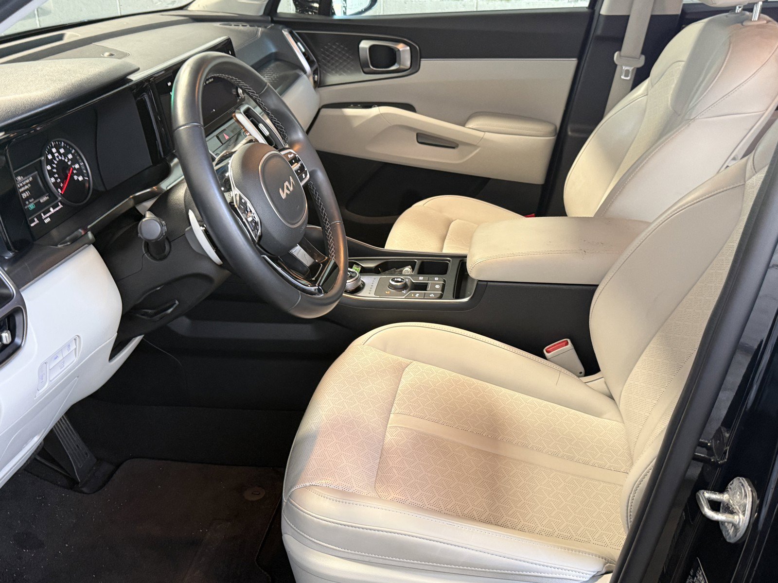 Used 2023 Kia Sorento EX AWD/4WD image 27