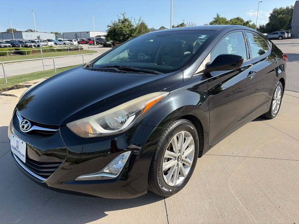 Used 2015 Hyundai Elantra SE w/ Option Group 02 FWD image 4