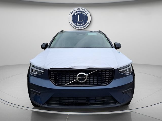 New 2026 Volvo XC40 B5 Core w/ Climate Package AWD/4WD image 3