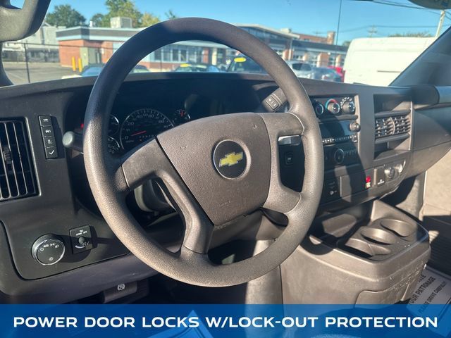 Used 2017 Chevrolet Express 3500 RWD image 13