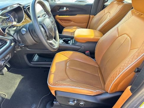Used 2023 Chrysler Pacifica Pinnacle image 24