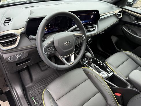 Used 2025 Chevrolet TrailBlazer ACTIV w/ Convenience Package image 13