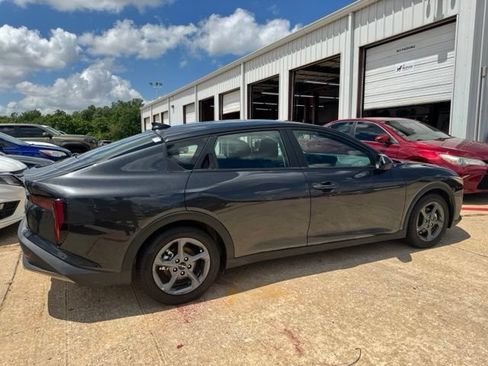 Used 2025 Kia K4 FWD image 9