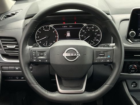 Used 2025 Nissan Rogue SV image 21