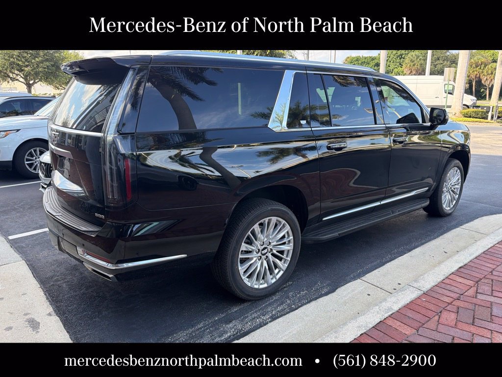 Used 2025 Cadillac Escalade ESV Premium Luxury AWD/4WD image 3