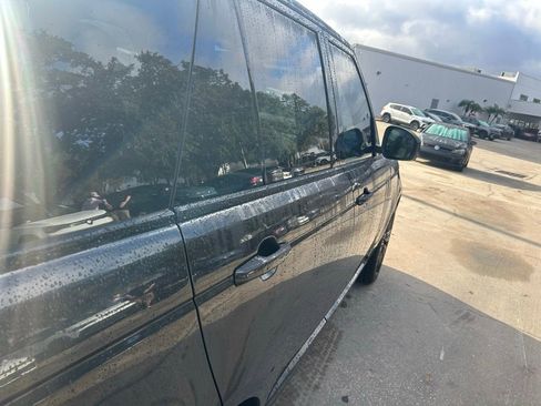 Used 2018 Land Rover Range Rover HSE image 28