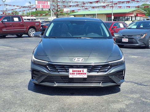 Used 2024 Hyundai Elantra Limited FWD image 25