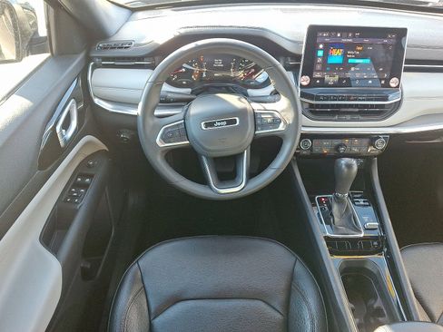 Certified 2024 Jeep Compass Limited image 11