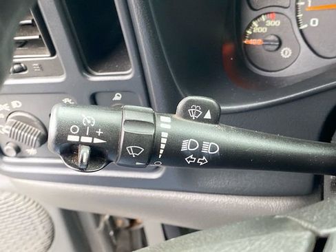 Used 2006 Chevrolet Silverado 2500 LS w/ Snow Plow Prep Package image 14