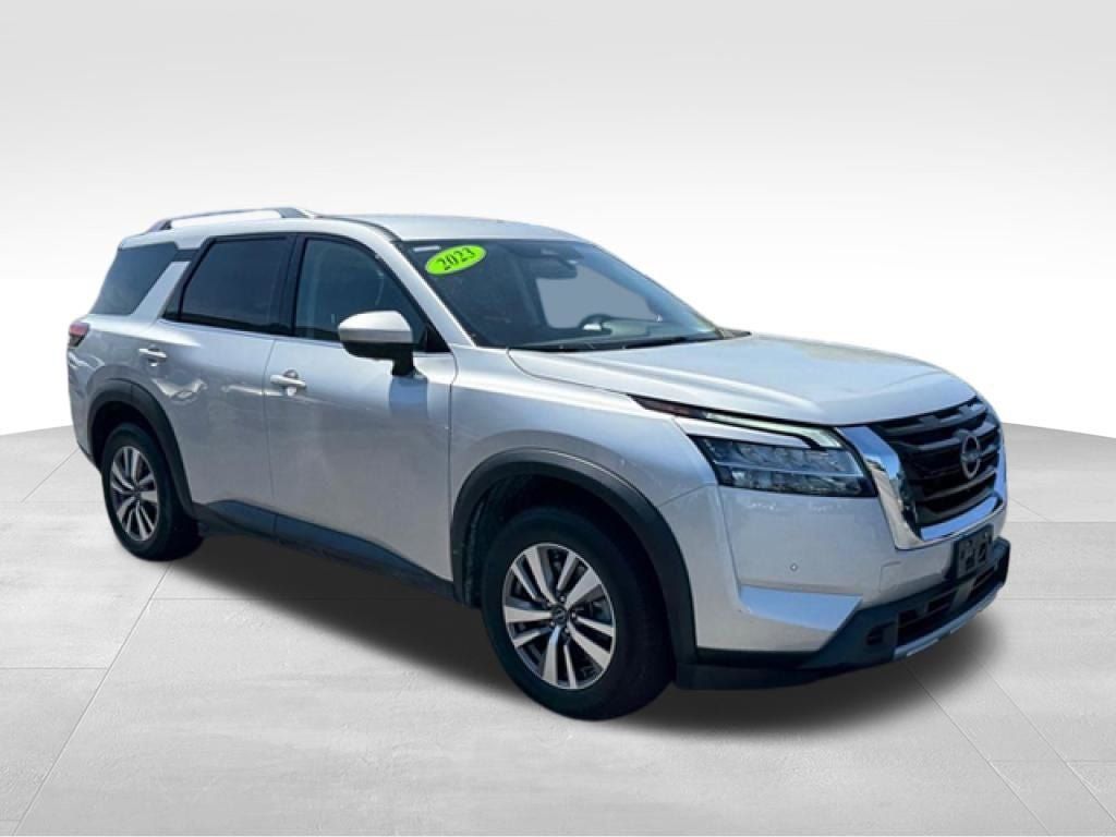 Used 2023 Nissan Pathfinder SL AWD/4WD image 9