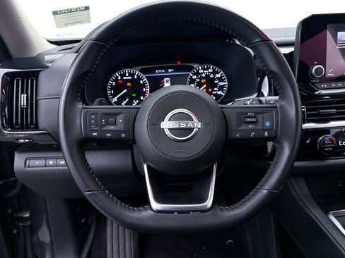 Used 2024 Nissan Pathfinder SV w/ SV Premium Package image 29