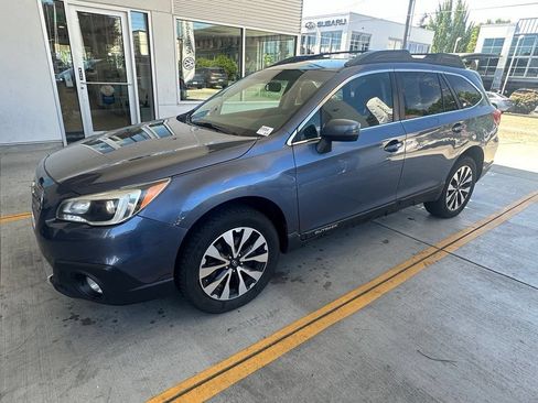 Used 2017 Subaru Outback 2.5i Limited AWD/4WD image 3