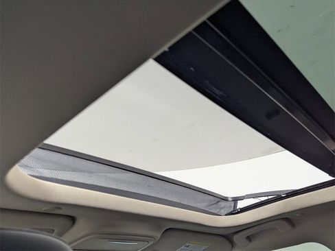 Used 2023 Lincoln Corsair Reserve w/ Equipment Group 201A image 24