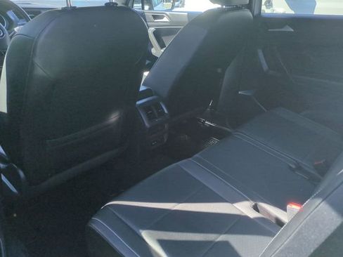 Used 2021 Volkswagen Tiguan SE AWD/4WD image 11