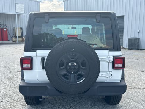 Used 2025 Jeep Wrangler Unlimited Sport AWD/4WD image 6